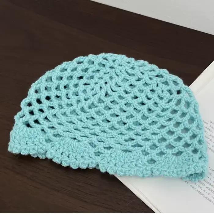 Bonnet coréen élégant tricoté à la main