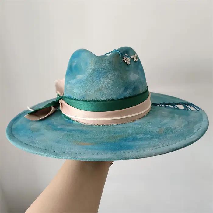 Chapeaux en daim peints à la main bleu ciel pour hommes et femmes