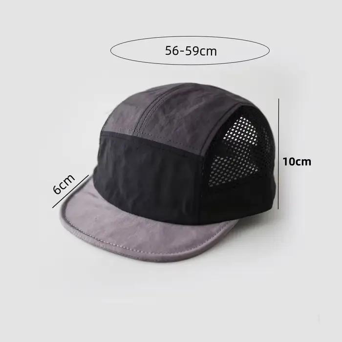 Casquette rétro bicolore respirante à séchage rapide à bord plat avec tissu en maille ajustable
