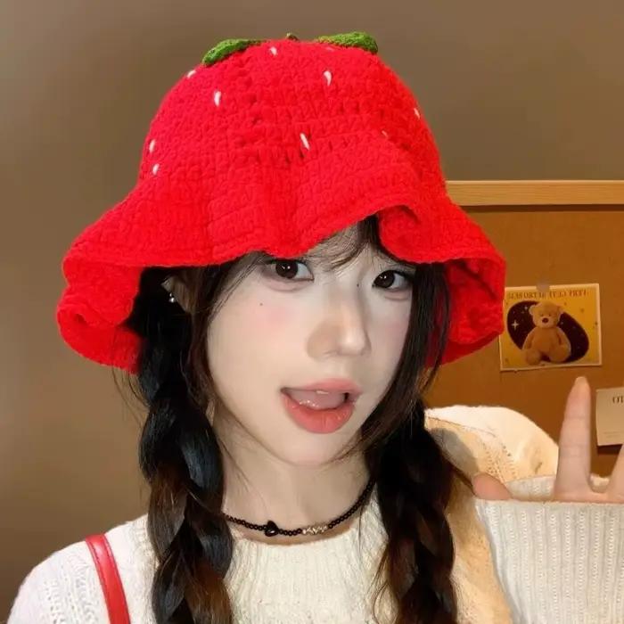 Chapeau de pêcheur fait main mignon avec motif fraise