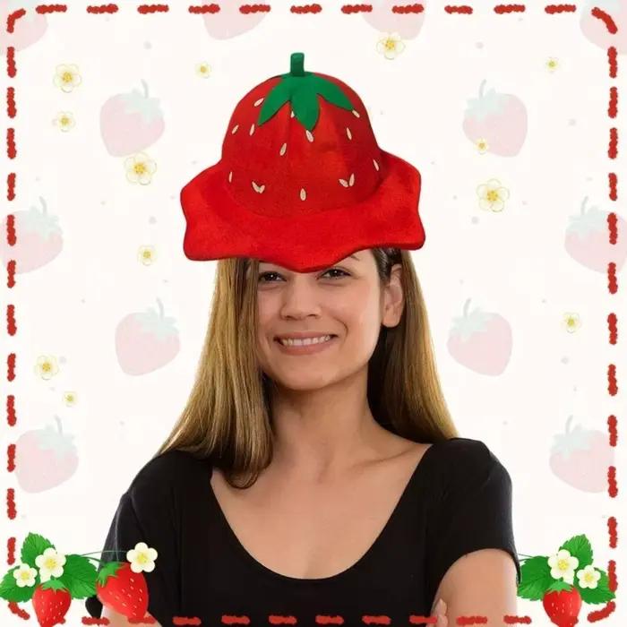Chapeau en peluche fraise mignon de dessin animé