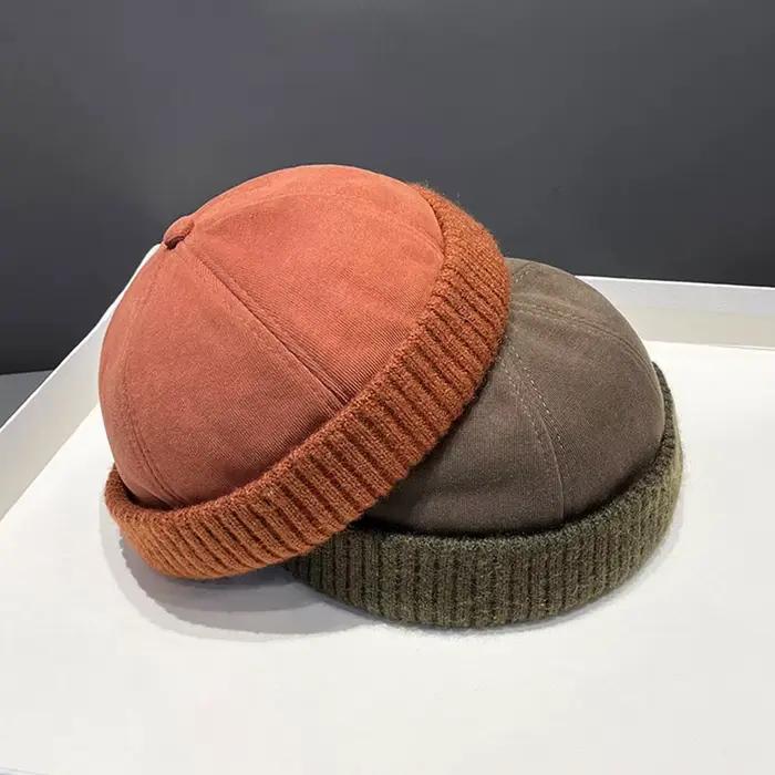 Chapeaux de propriétaire tricotés en laine