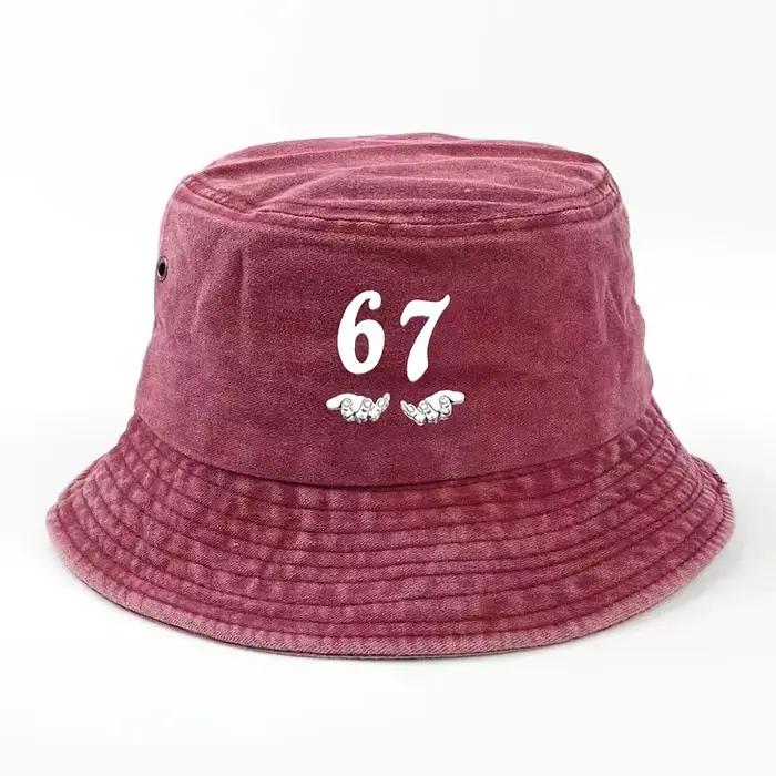 Chapeau de pêcheur rouge bordeaux vieilli de 170