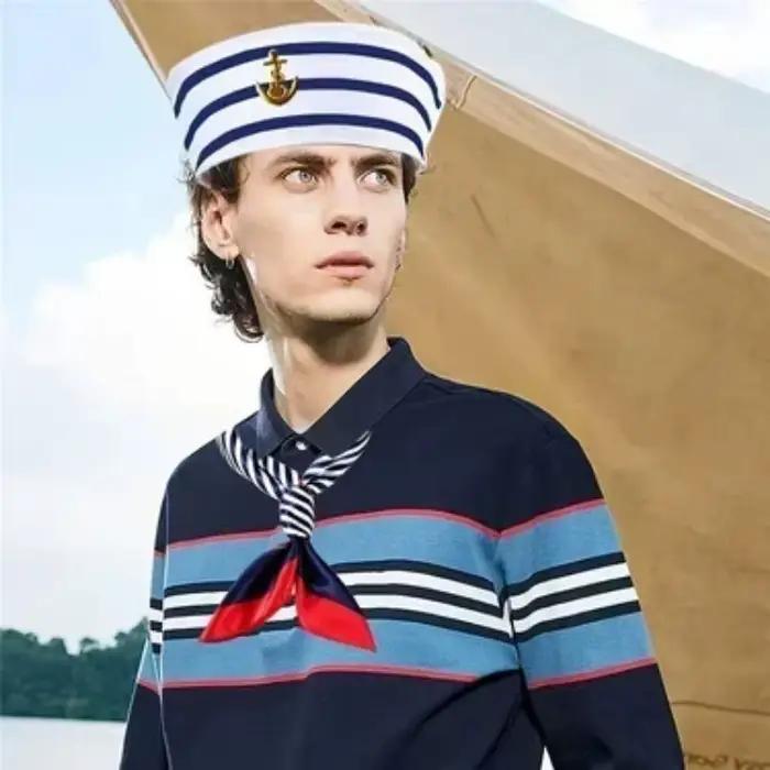 Ensemble 1 pièce : Chapeau de capitaine de yacht