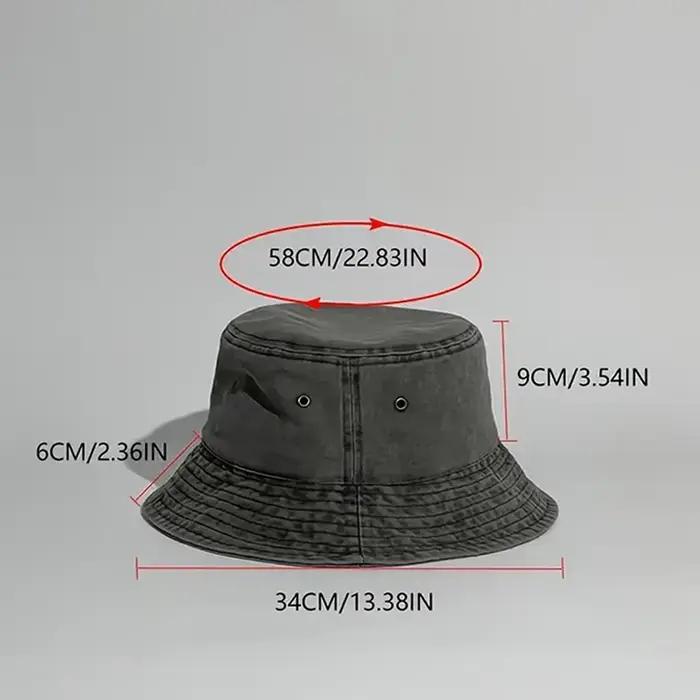 1 chapeau imprimé « Paris Retro Stamp »