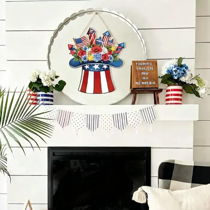 Tenture murale chapeau en bois pour affichage vacances
