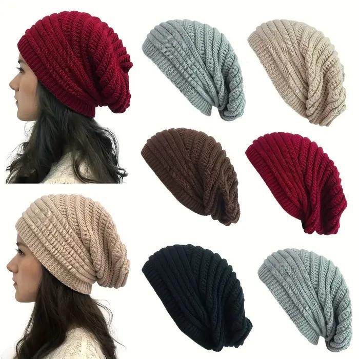 Le bonnet tricoté élastique d'hiver pour femme est léger
