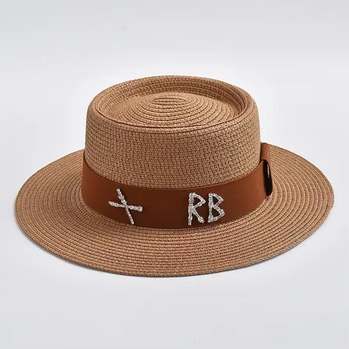 Chapeaux de paille élégants en métal avec lettres RB pour femmes