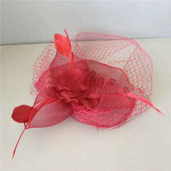 Chapeau fascinateur en maille de plumes Vintage