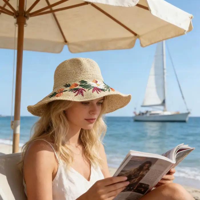Chapeau de paille floral brodé à la main pour femme