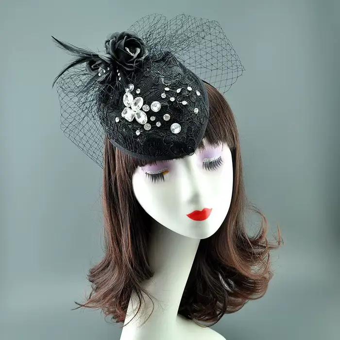 Chapeau Fascinator de Luxe en Dentelle et Strass