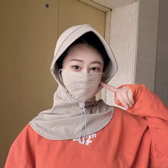 Cagoule anti-UV en soie glacée respirante et fine