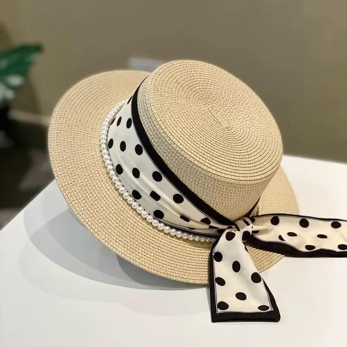 Chapeau de paille tendance pour femme avec ruban à pois et perles