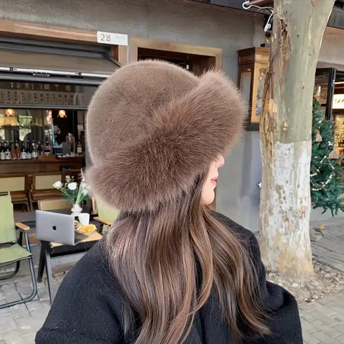 Chapeaux en fourrure pour femmes