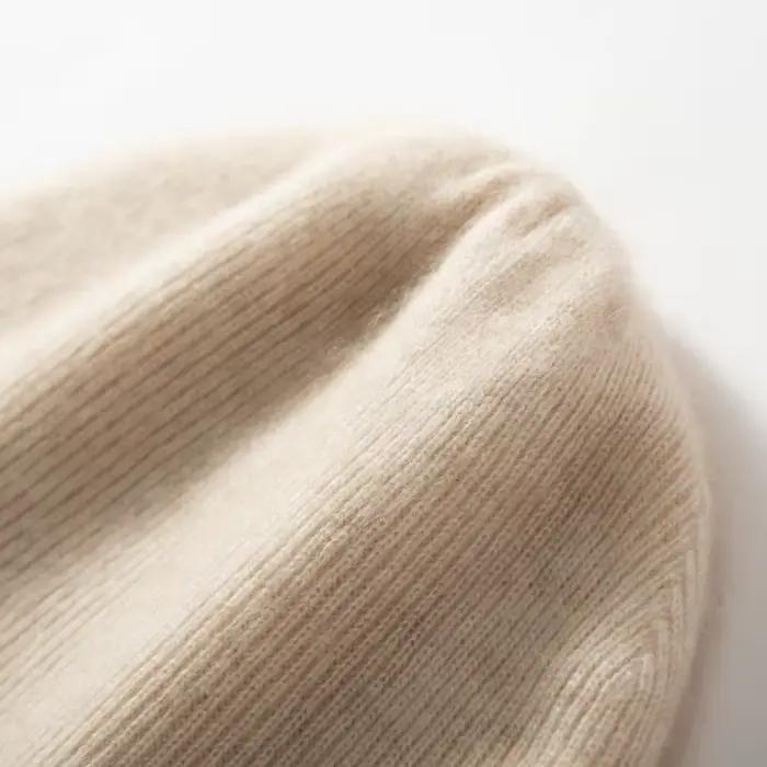 Chapeau tricoté en cachemire pour femmes, doux et chaud, bonnet sport adapté à l'hiver, chapeau décontracté pour activités extérieures et occasions spéciales