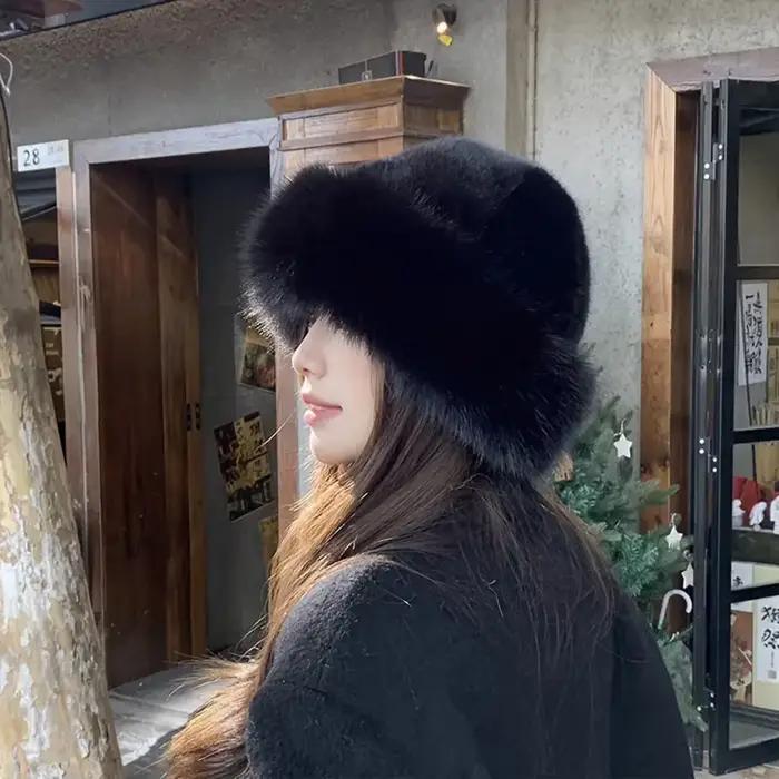 Chapeaux en fourrure pour femmes