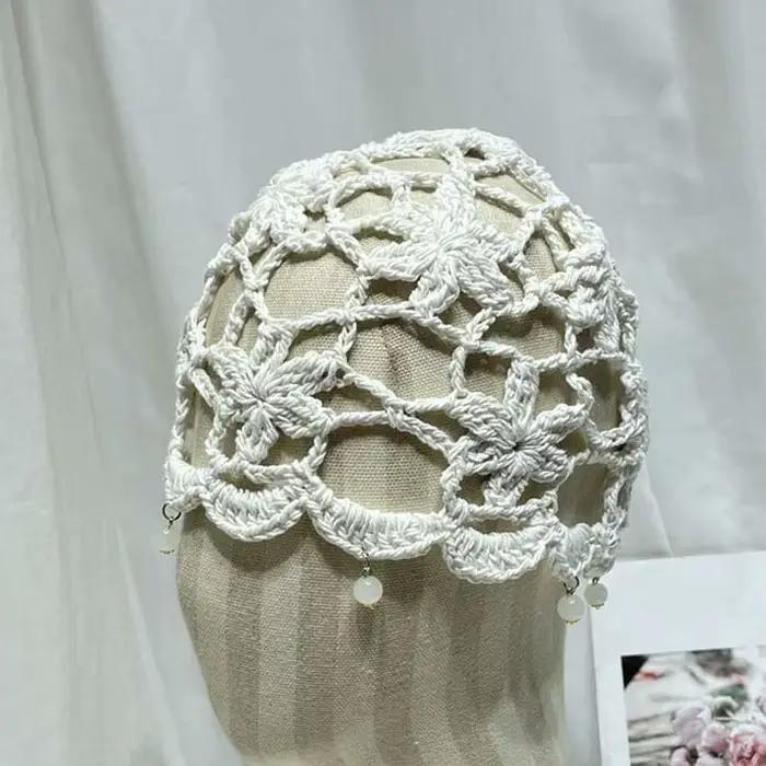 Bonnet tricoté style bohème à fleurs au crochet