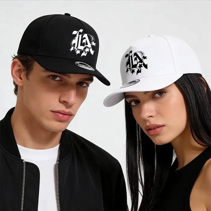 Casquette snapback avec imprimé lettre 'LA'
