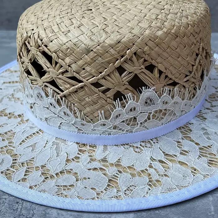 Chapeau plat en raphia tressé à la main pour femme