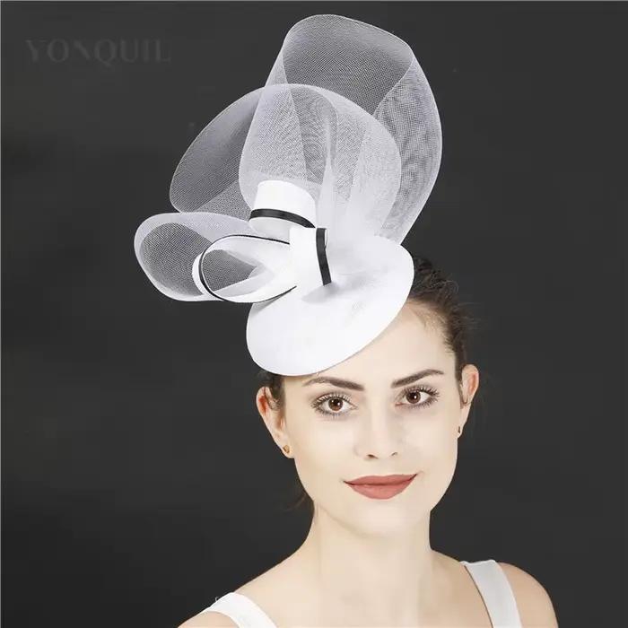 Chapeaux de mode rose chaud pour dames