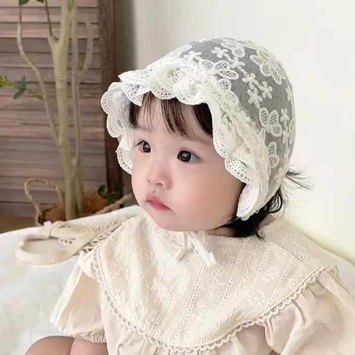 Bonnet de princesse en dentelle à volants pour bébé