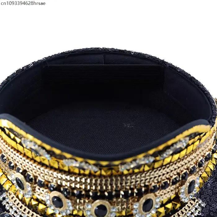 Casquette intégrée en diamant pour spectacle de Festival