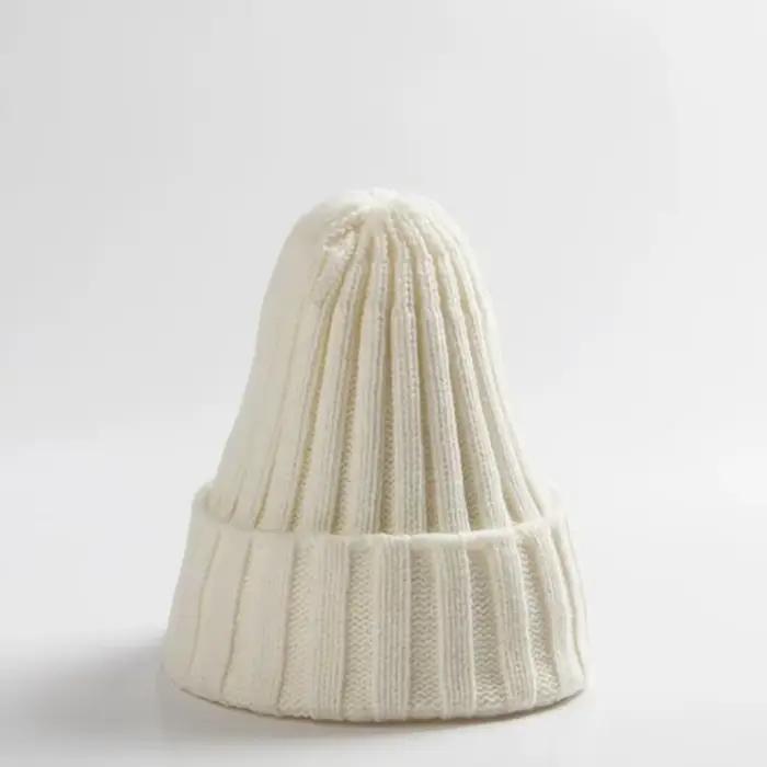 Chapeau tricoté d'hiver pour femmes