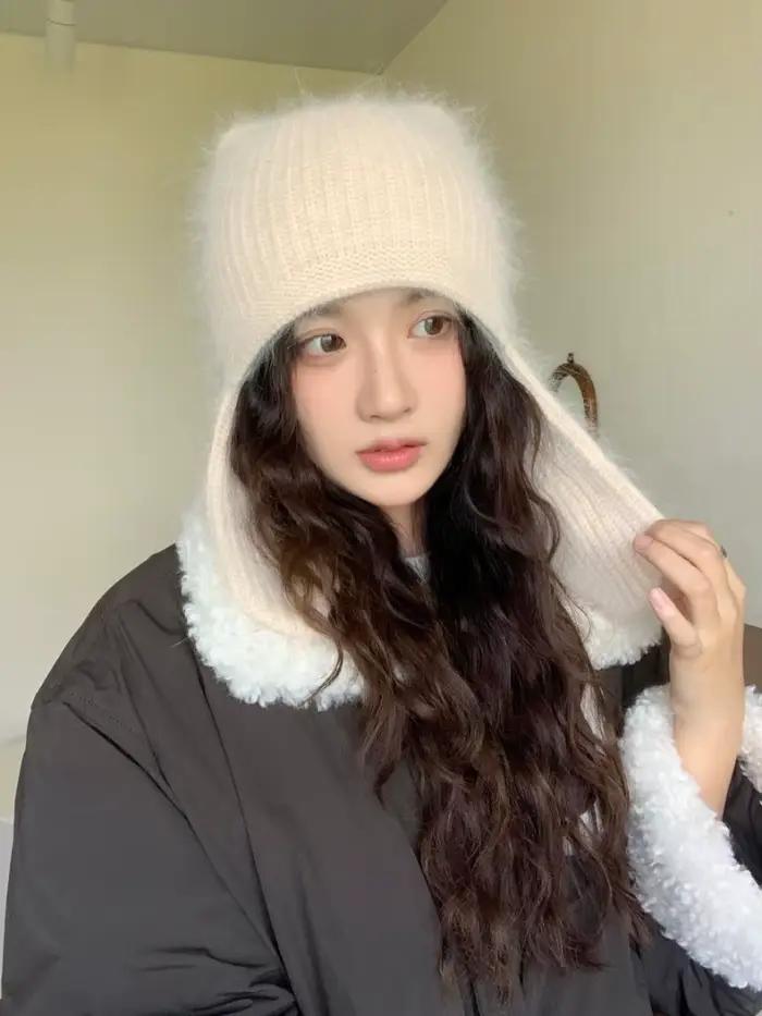Bonnet d'hiver pour femme en angora tricoté avec cache-oreilles