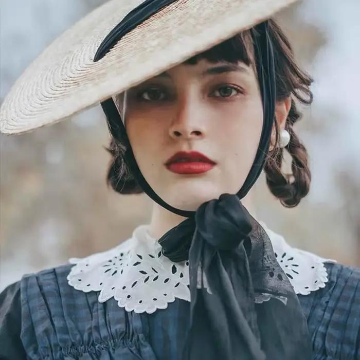 Nouveau une pièce français élégant sangle paille naturelle Fadora chapeau pour femme été Vintage Photo piste vacances