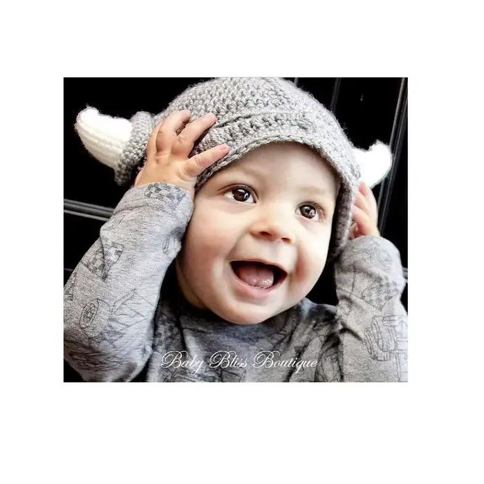 Chapeau crocheté fait main avec cornes Viking pour enfants
