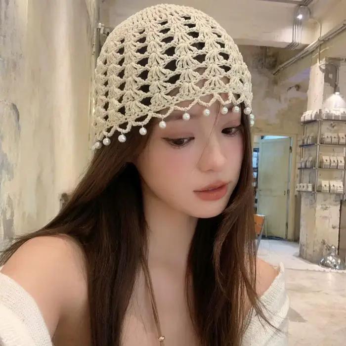 Chapeau tricoté au crochet femme polyvalent avec perles et glands style bohème pour plein air et occasions spéciales