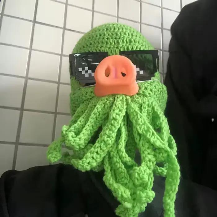 Chapeau de poulpe tricoté à la main fantaisiste