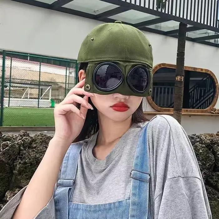 Casquette de baseball tendance avec verres réfléchissants style streetwear unisexe pour hommes et femmes pour les quatre saisons occasions décontractées