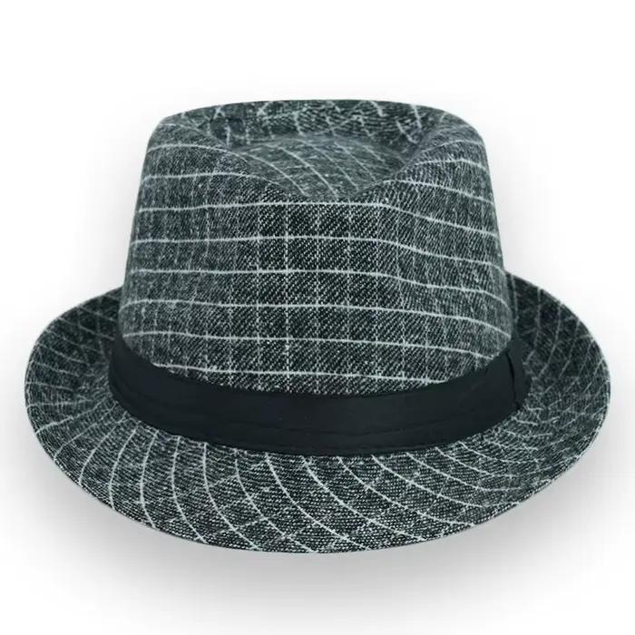 Chapeau de gentleman à carreaux en laine