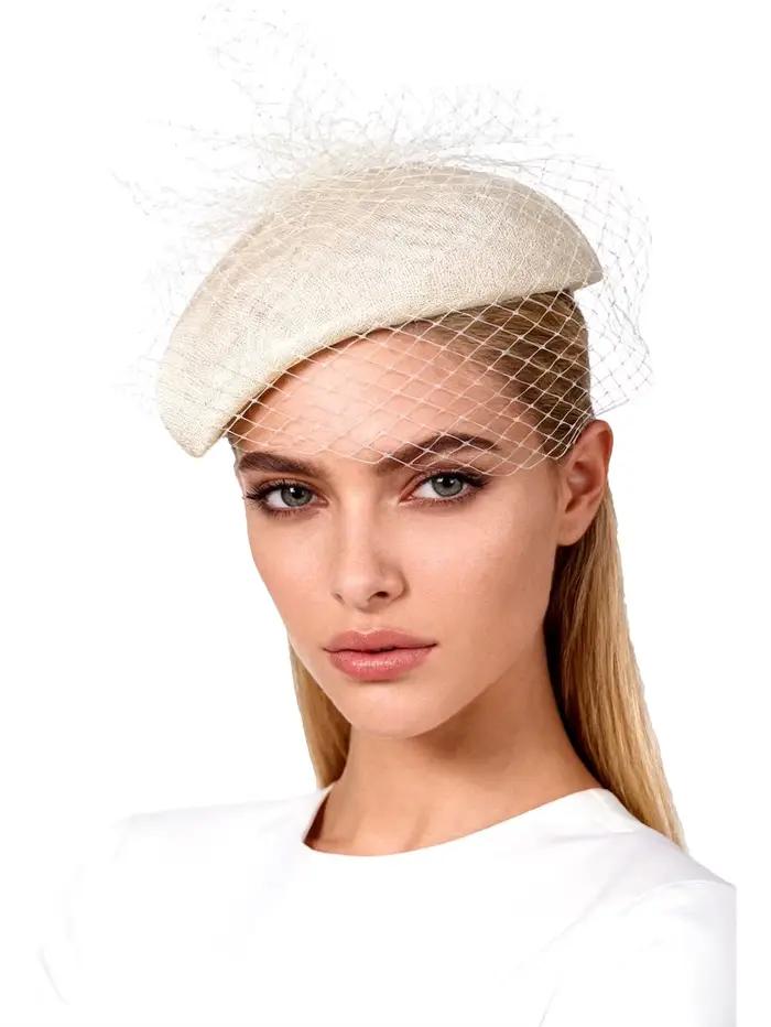Chapeau fascinateur Sinamay élégant Beige blanc noir avec voile Vintage dames Derby église mariage thé fête