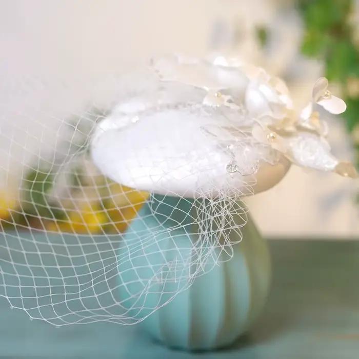 Chapeau Fascinateur à Fleurs Féeriques Style Français Mignon Chapeau Lolita Pour Mariage Mariée Église Fête Avec Voilette Pour Visage