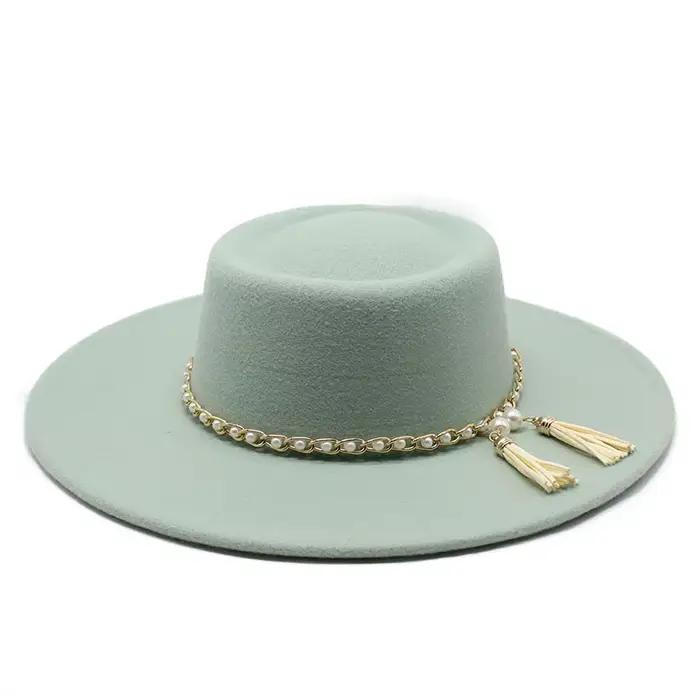 Style britannique à la mode et élégant chapeau plat avant-toit