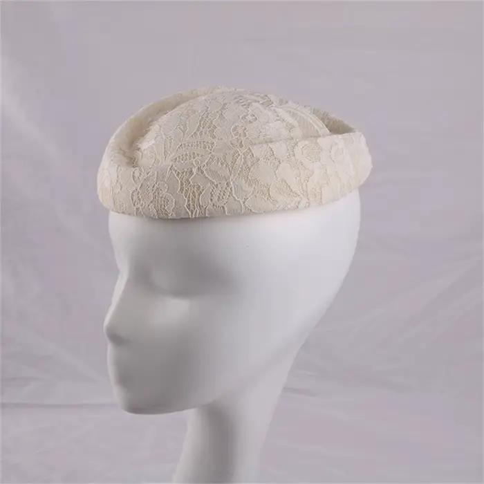 Chapeau Fascinateur en Dentelle Beige pour Femme