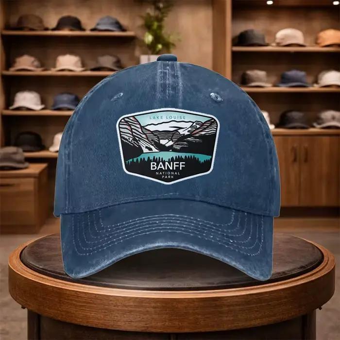 Une casquette de baseball pour homme avec un magnifique paysage de montagne et de lac du parc national de Banff