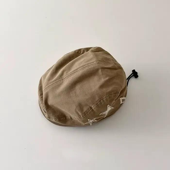 Chapeau de journal étoile rétro pour enfants: printemps automne