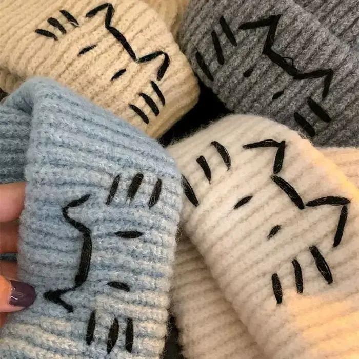 Bonnet tricoté en laine chaude avec motif chaton brodé mignon