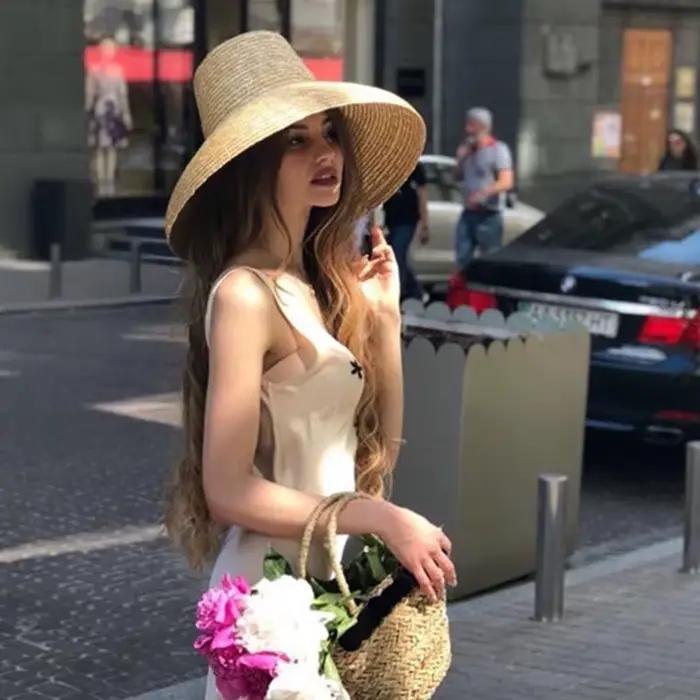 Chapeau de soleil en forme de lampe pour femme