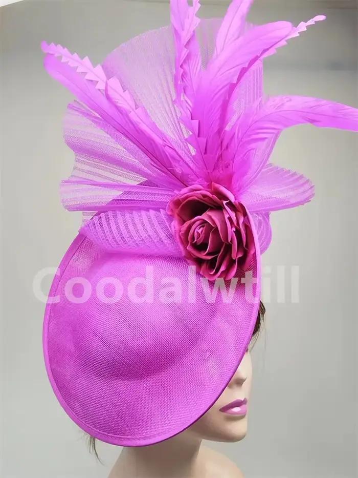 Chapeaux fascinateurs à fleurs pour femmes