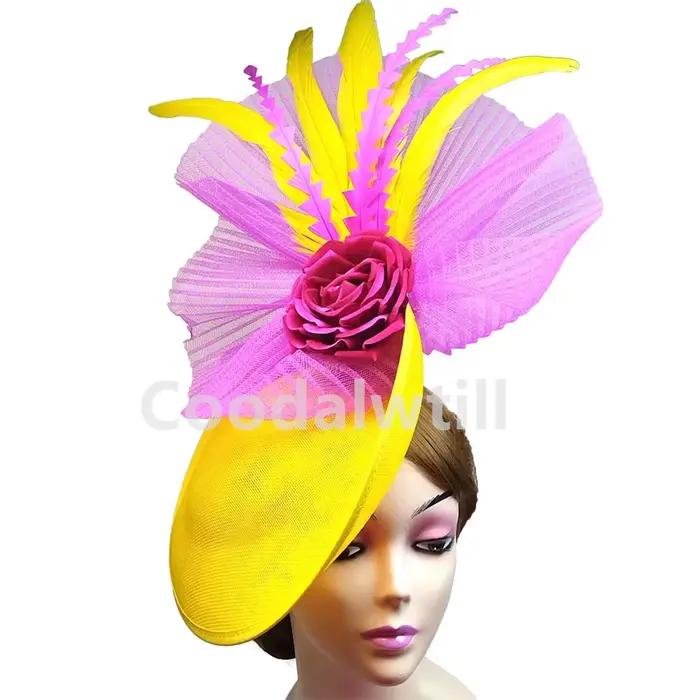 Chapeaux fascinateurs à fleurs pour femmes
