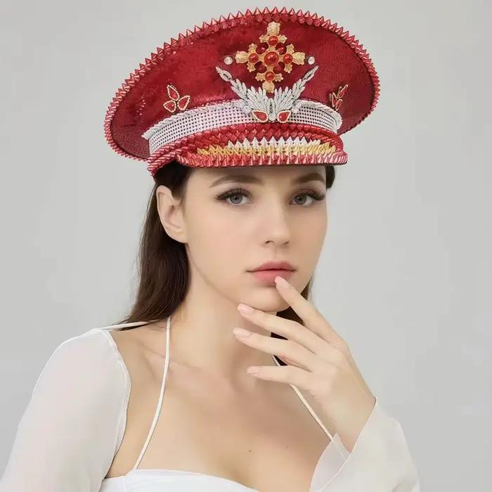Chapeau de capitaine Steampunk rouge avec strass pour femme du festival Burningman