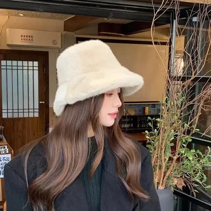 Chapeau de poisson en fourrure moelleux pour femme