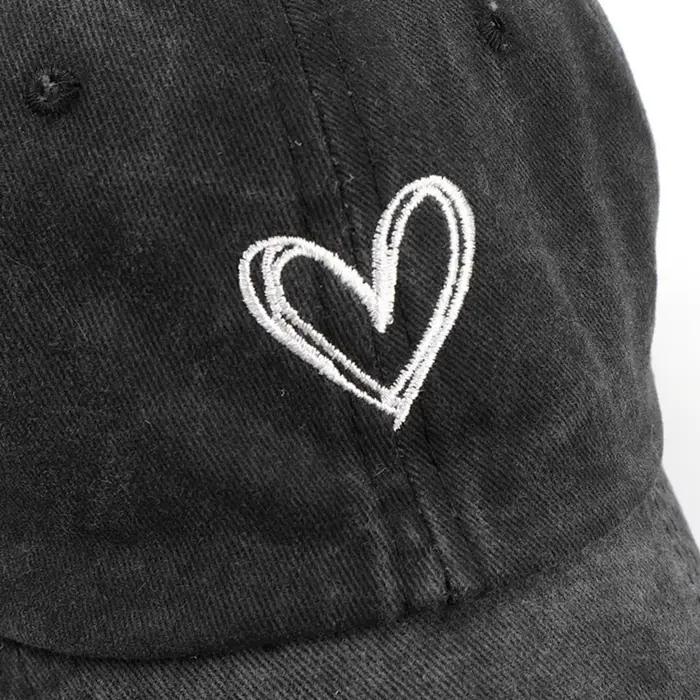 Casquette de baseball brodée de cœur de pêche, chapeau délavé en coton pour femmes et hommes, protection solaire pour extérieur, style sport, pour couple et occasions spéciales