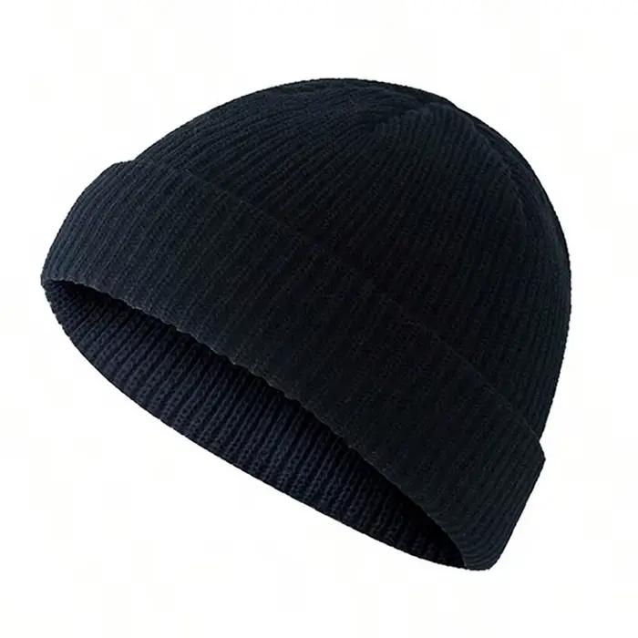 Bonnet en tricot uni minimaliste pour homme
