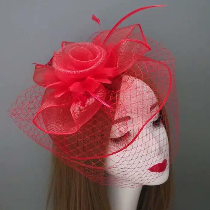 Chapeau fascinateur en maille de plumes Vintage