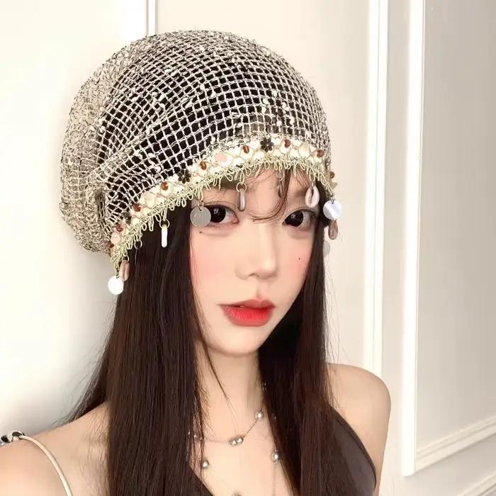 Bonnets pour femmes style bohème avec design coquillage et pompon